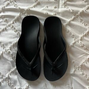 Archie’s Supportive Flip Flops